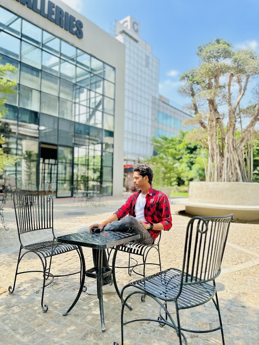 Vivek Singh  Founder and Lead Web Developer at Vivexa Tech